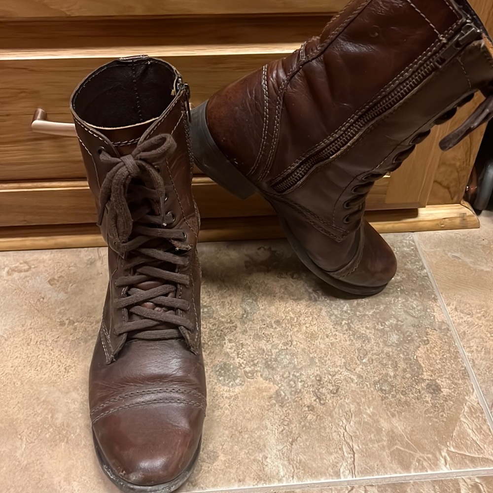 steve madden boots, used, in fair condition, made out of leather